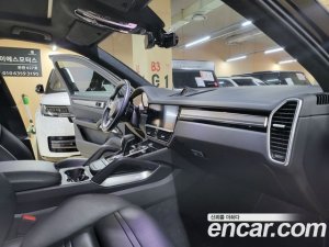 Porsche Cayenne 4.0 Turbo 2020 года из Южной Кореи