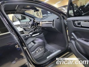 Porsche Cayenne 4.0 Turbo 2020 года из Южной Кореи