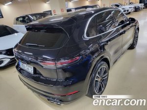 Porsche Cayenne 4.0 Turbo 2020 года из Южной Кореи