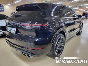 Porsche Cayenne 4.0 Turbo 2020 года из Южной Кореи