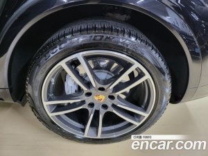 Porsche Cayenne 4.0 Turbo 2020 года из Южной Кореи
