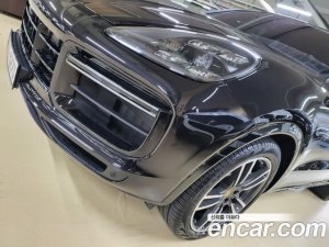 Porsche Cayenne 4.0 Turbo 2020 года из Южной Кореи
