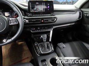 Kia Seltos Бензин 1.6 Turbo 2WD 2021 года из Южной Кореи