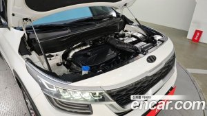 Kia Seltos Бензин 1.6 Turbo 2WD 2020 года из Южной Кореи