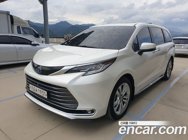 Toyota Sienna 2.5 HYBRID 2WD 2021 года из Кореи