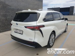 Toyota Sienna 2.5 HYBRID 2WD 2021 года из Южной Кореи