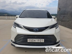 Toyota Sienna 2.5 HYBRID 2WD 2021 года из Южной Кореи