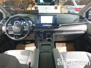 Toyota Sienna 2.5 HYBRID 2WD 2021 года из Южной Кореи