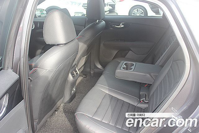 36167909_017.jpg Kia K3 1.6 Turbo GT 5Door 2022 года из Южной Кореи
