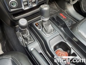 Jeep Wrangler 2.0 Overland Unlimited Top 4Door 2021 года из Южной Кореи