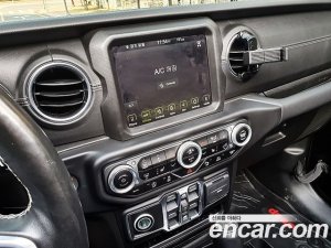 Jeep Wrangler 2.0 Overland Unlimited Top 4Door 2021 года из Южной Кореи