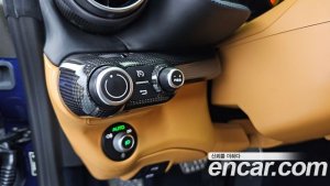 Ferrari 812 6.5 V12 2020 года из Южной Кореи