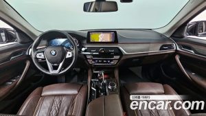 BMW 5-Series 520d Luxury Plus 2020 года из Южной Кореи
