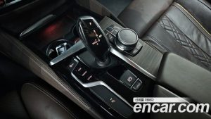 BMW 5-Series 520d Luxury Plus 2020 года из Южной Кореи