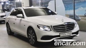 Mercedes-Benz E-Class E300e 4MATIC Exclusive 2020 года из Южной Кореи