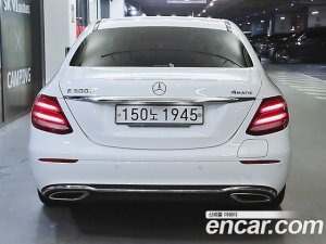 Mercedes-Benz E-Class E300e 4MATIC Exclusive 2020 года из Южной Кореи