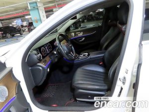 Mercedes-Benz E-Class E300e 4MATIC Exclusive 2020 года из Южной Кореи