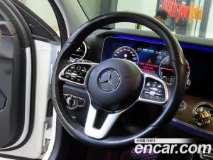 Mercedes-Benz E-Class E300e 4MATIC Exclusive 2020 года из Южной Кореи