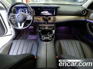 Mercedes-Benz E-Class E300e 4MATIC Exclusive 2020 года из Южной Кореи