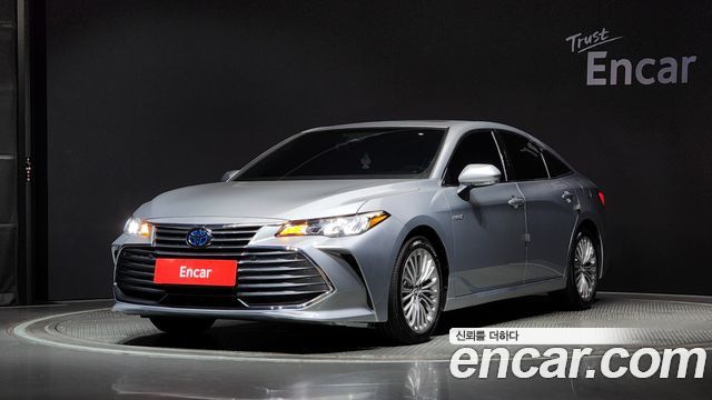 Toyota Avalon 2.5 HYBRID 2019 года из Кореи