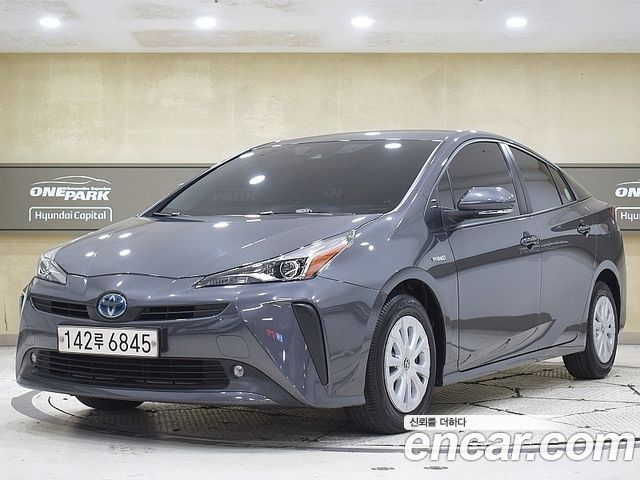 Toyota Prius 1.8 2021 года из Кореи