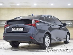 Toyota Prius 1.8 2021 года из Южной Кореи