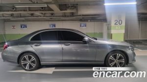 Mercedes-Benz E-Class E220d Avantgarde 2020 года из Южной Кореи