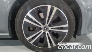 Mercedes-Benz E-Class E220d Avantgarde 2020 года из Южной Кореи