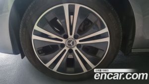 Mercedes-Benz E-Class E220d Avantgarde 2020 года из Южной Кореи