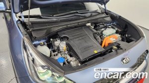 Kia Niro 1.6 HEV 2020 года из Южной Кореи