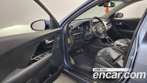 Kia Niro 1.6 HEV 2020 года из Южной Кореи