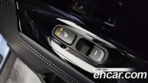 Kia Niro 1.6 HEV 2020 года из Южной Кореи