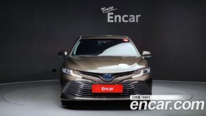Toyota Camry 2.5 LE HYBRID 2020 года из Южной Кореи