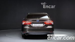Toyota Camry 2.5 LE HYBRID 2020 года из Южной Кореи