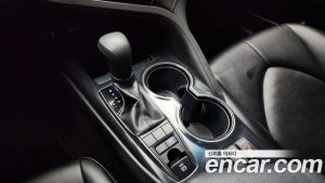 Toyota Camry 2.5 LE HYBRID 2020 года из Южной Кореи