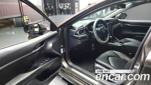 Toyota Camry 2.5 LE HYBRID 2020 года из Южной Кореи