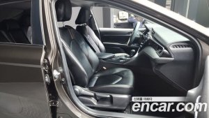 Toyota Camry 2.5 LE HYBRID 2020 года из Южной Кореи