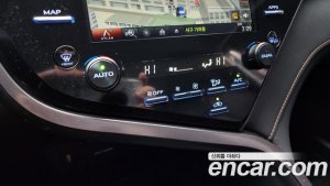 Toyota Camry 2.5 LE HYBRID 2020 года из Южной Кореи
