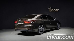 Toyota Camry 2.5 XLE HYBRID 2022 года из Южной Кореи