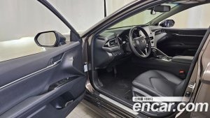 Toyota Camry 2.5 XLE HYBRID 2022 года из Южной Кореи