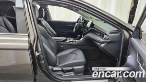 Toyota Camry 2.5 XLE HYBRID 2022 года из Южной Кореи