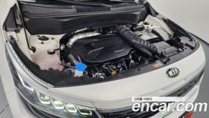 Kia Seltos Бензин 1.6 Turbo 2WD 2022 года из Южной Кореи