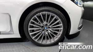 BMW 7-Series 745Le i퍼포먼스 Design Pure Excellence 2021 года из Южной Кореи