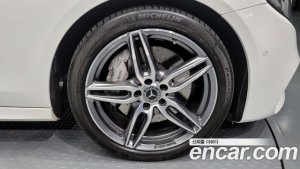 Mercedes-Benz E-Class E300 4MATIC AMG Line 2020 года из Южной Кореи