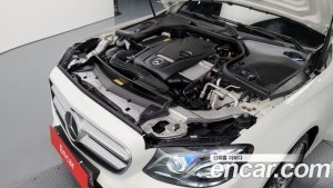 Mercedes-Benz E-Class E300 4MATIC AMG Line 2020 года из Южной Кореи