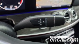 Mercedes-Benz E-Class E300 4MATIC AMG Line 2020 года из Южной Кореи