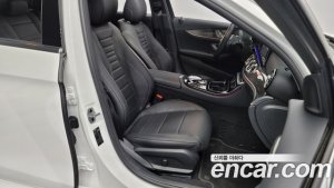 Mercedes-Benz E-Class E300 4MATIC AMG Line 2020 года из Южной Кореи