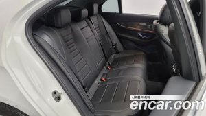 Mercedes-Benz E-Class E300 4MATIC AMG Line 2020 года из Южной Кореи