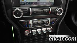 Ford Mustang GT Cabriolet 2021 года из Южной Кореи