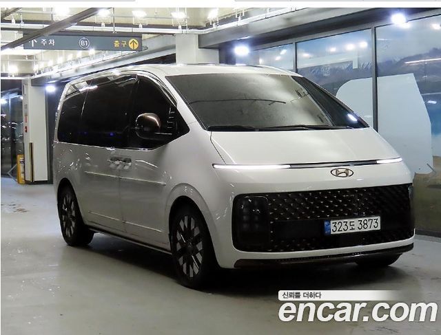 Hyundai Staria 4WD Lounge 7-Seater 2022 года из Кореи